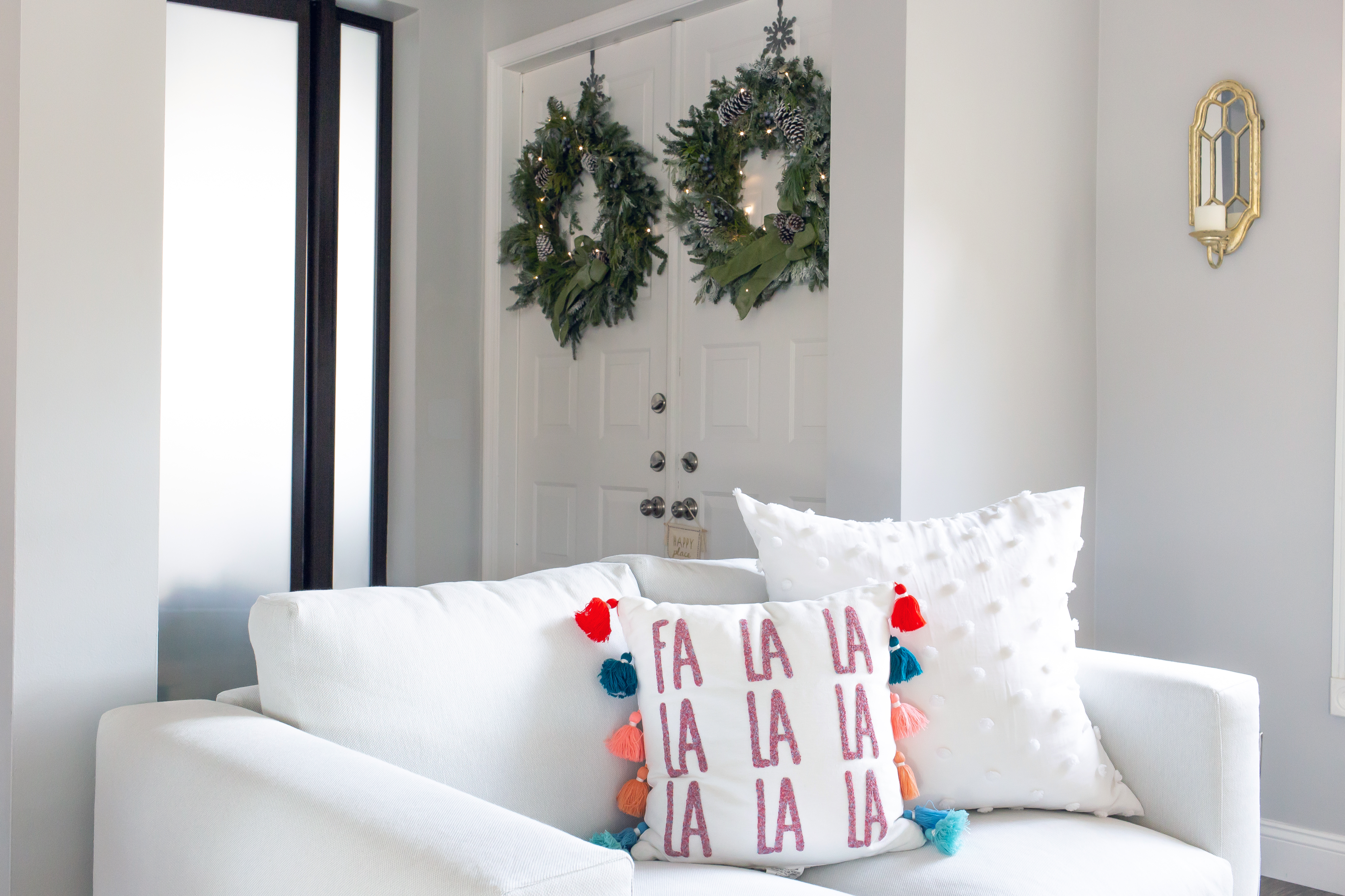 christmas throw pillows, christmas wreaths, boho christmas decor