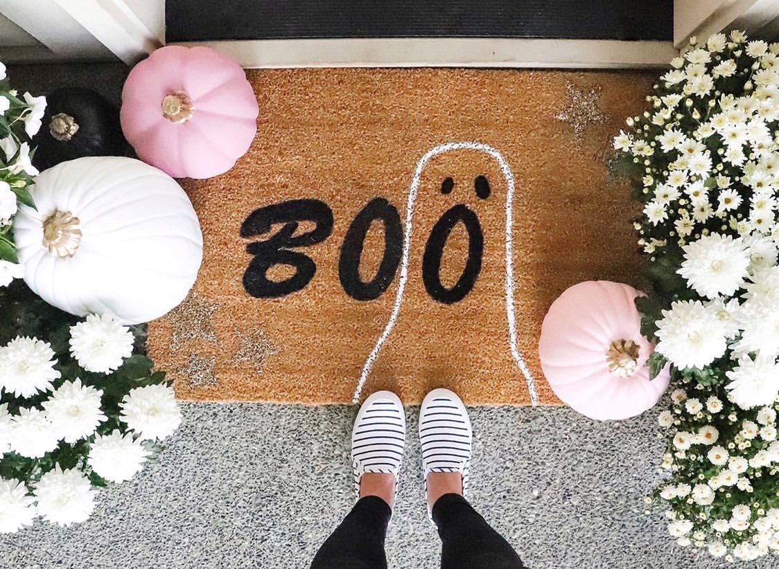 How to Make a DIY Halloween BOO Doormat