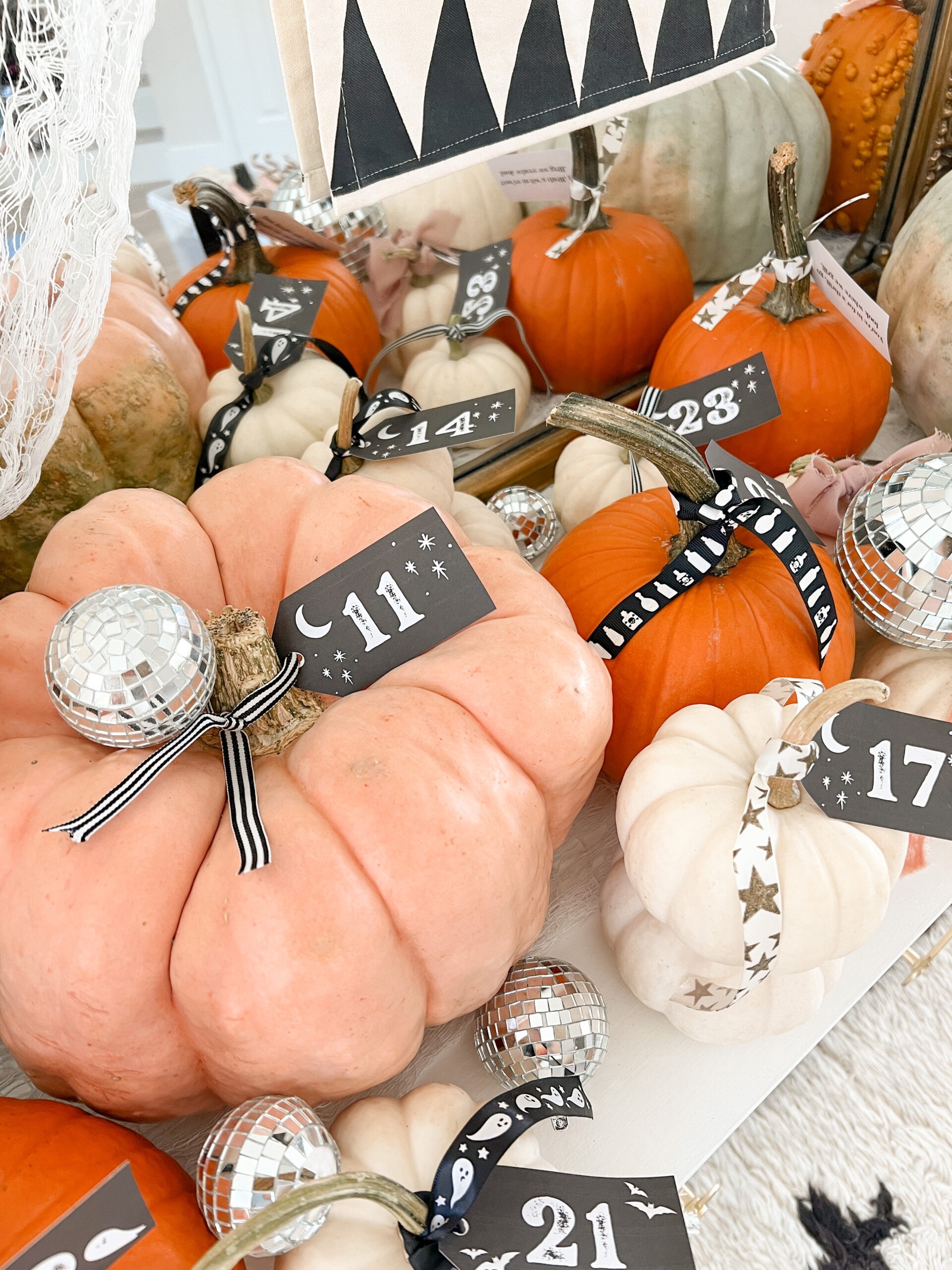 Halloween Decor Inspiration - Stephanie Hanna Blog